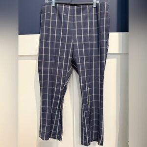 a new day Women's Navy Plaid Capris Size 16 Like New!